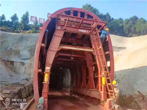 襯砌臺(tái)車安裝前的準(zhǔn)備工作是什么？